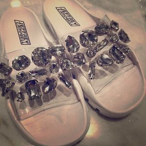 NEW JEFFREY CAMPBELL